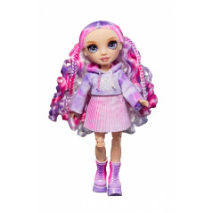 Docka Rainbow High i akvarellmålning skapad med lila ögon.