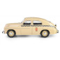 Fordonet PRL Warszawa M20 taxi sandfärgad