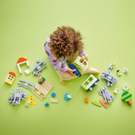 Duplo klossar 10427 äventyr med interaktiv tåg