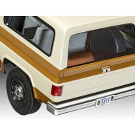 Modell för att montera bilen 1985 chevrolet k5 blazer med 125 delar.