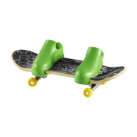 Skateboard skate slip on