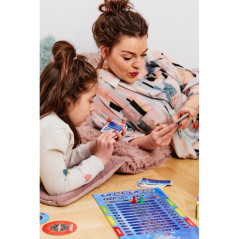 Spelet 'Milionerzy' för barn kontra vuxna