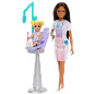 Barbie-dockan tandläkare med patient mörkt hår.