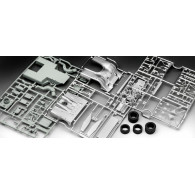 Modell av en plastbil Porsche 917 i skala 1:32.