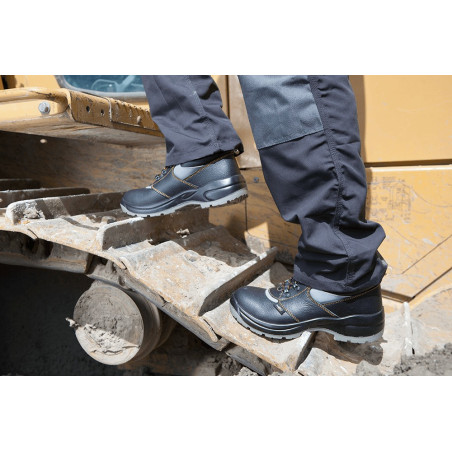 Arbetsskor, läder, storlek 39, CE