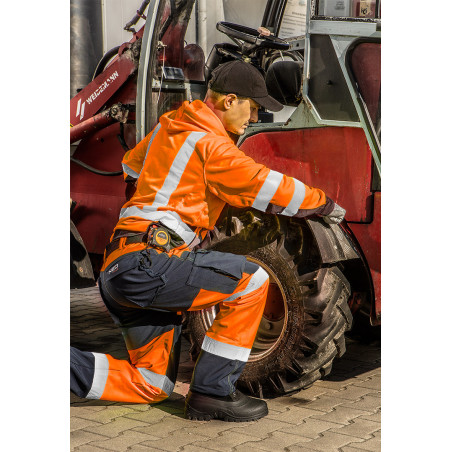 En keps med förstärkt skärm, CE