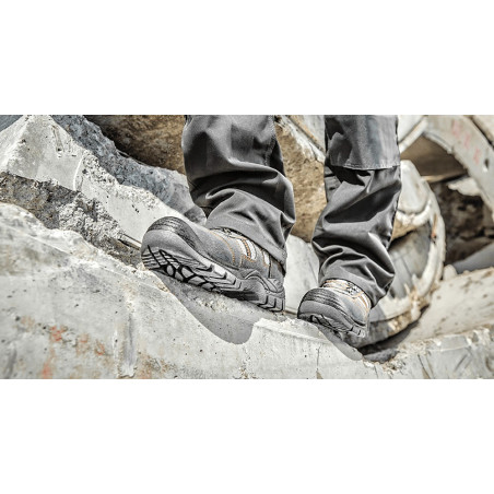 Arbetsskor, mocka, storlek 47, CE