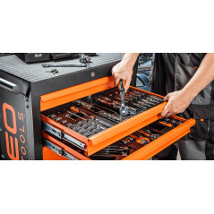 Gängverktyg och gängtappar, set med 31 stycken, insats