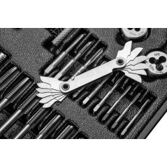 Gängverktyg och gängtappar, set med 31 stycken, insats