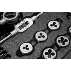 Gängverktyg och gängtappar, set med 31 stycken, insats