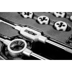 Gängverktyg och gängtappar, set med 31 stycken, insats