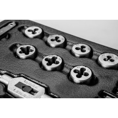 Gängverktyg och gängtappar, set med 31 stycken, insats