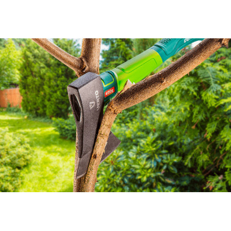 Yxa 860 g, egg 600 g, skaft av fiber