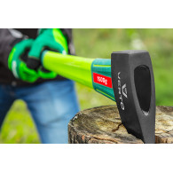 Yxa 2500 g, egg 1500 g, skaft av fiber