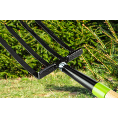 Gafflar för grävning 4 tänder trähandtag, handtag av plast.