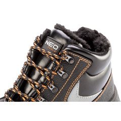 Skyddsskor med värmeisolering S3 SRC, stålhätta och sula, storlek 42.