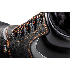 Skyddsskor med värmeisolering S3 SRC, stålhätta och spiktrampskydd, storlek 43.