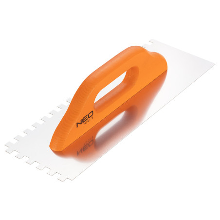 En plog med tänder 380 x 128 mm, tand 10 x 10 x 10 mm, trähandtag