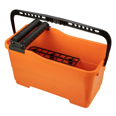 Kakelset: behållare med galler och rullar 25 liter, spackel med gummi, spackel med mjuk svamp