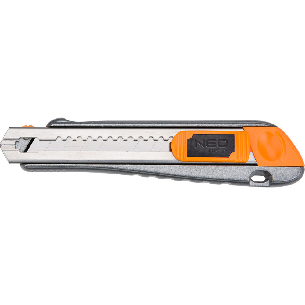 Kniv med 18 mm brytbart blad, metallkropp Kniv med 18 mm brytbart blad, metallkropp