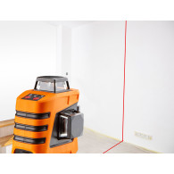 Laserplans 15 m 3D, röd, 360° i tre plan, med fodral och magnetiskt fäste.
