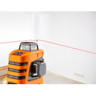 Laserplans 15 m 3D, röd, 360° i tre plan, med fodral och magnetiskt fäste.