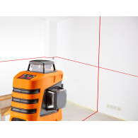 Laserplans 15 m 3D, röd, 360° i tre plan, med fodral och magnetiskt fäste.