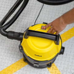 Industriell våt- och torrdammsugare