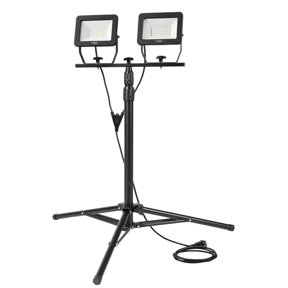 Reflektor dubbel 2x50W SMD LED 8500lm 230V på stativ 1,8m Reflektor dubbel 2x50W SMD LED 8500lm 230V på stativ 1,8m