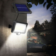 Solcellsdrevet LED-strålkastare med rörelsesensor från Maclean, IP44, 5W, 400lm, 6000K, litiumbatteri 1300 mAh, 5,5V DC MCE438