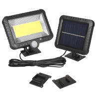 Solcellsdrevet LED-strålkastare med rörelsesensor från Maclean, IP44, 5W, 400lm, 6000K, litiumbatteri 1300 mAh, 5,5V DC MCE438