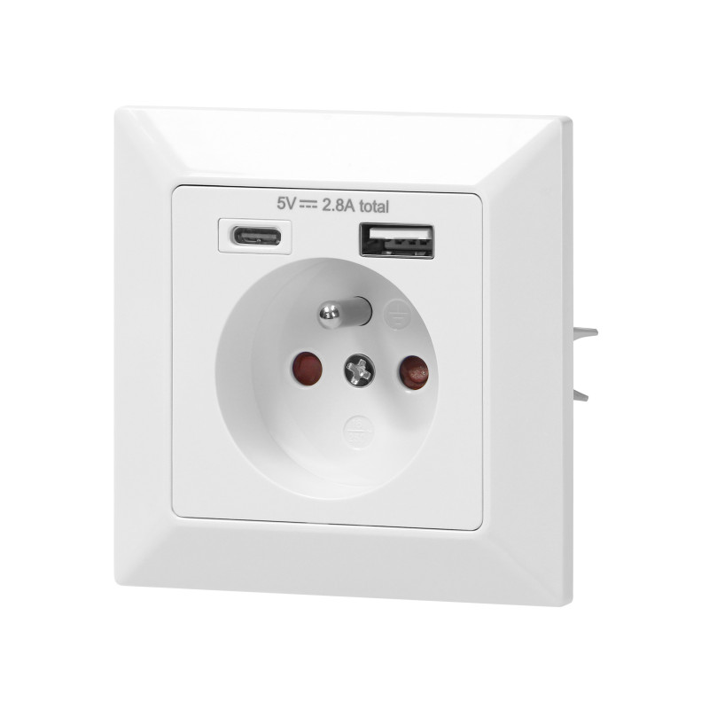 Utomhusuttag enkel 2P+Z, USB-A + USB-C, utgång 5VDC, max 2,8A