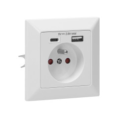 Utomhusuttag enkel 2P+Z, USB-A + USB-C, utgång 5VDC, max 2,8A | HandlaSmidigt.se