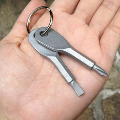 NZ4F Platt skruvmejsel kors nyckelring sil | HandlaSmidigt.se