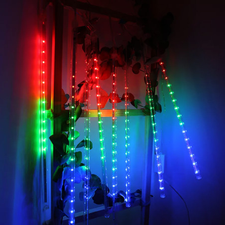 Solcellsdrevna LED-lampor Maclean, 2,4m längd, 144 LED-dioder, 8 RGB-strålar, nedåtgående stråleläge, 800mAh Li-batteri, MCE412