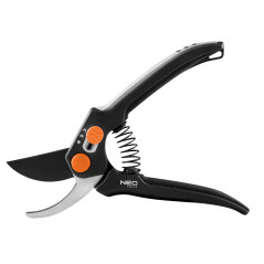 Sekatören har en by-pass på 185 mm, med en räckvidd upp till 15 mm och justerbar bredd.