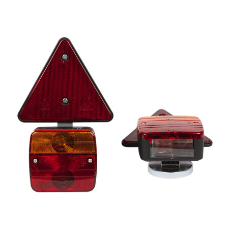 23-218- Ljussats för bilsläpvagn med triangel